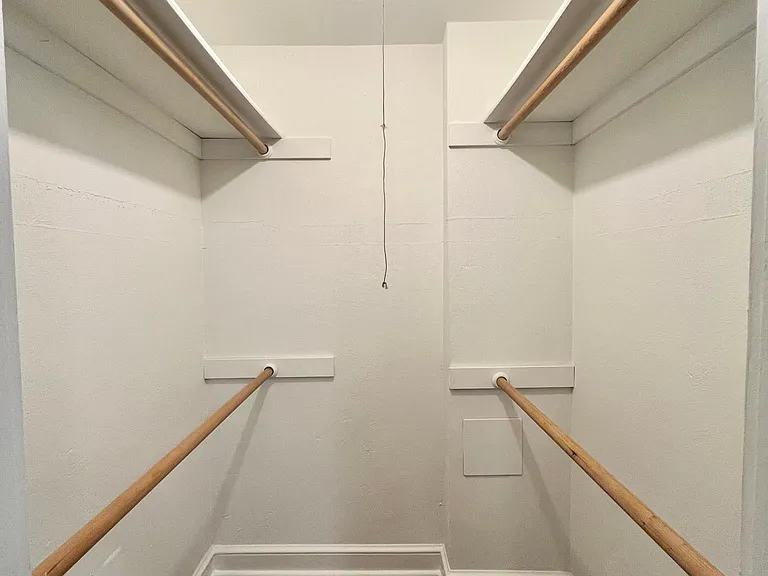 605 N Irving St #8 — Photo 5
