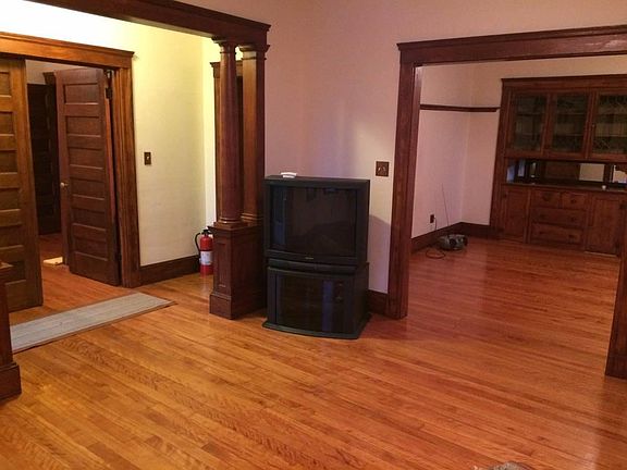 2nd image of 21 Glenwood St