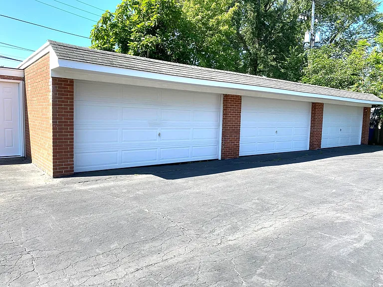 1 garage space included