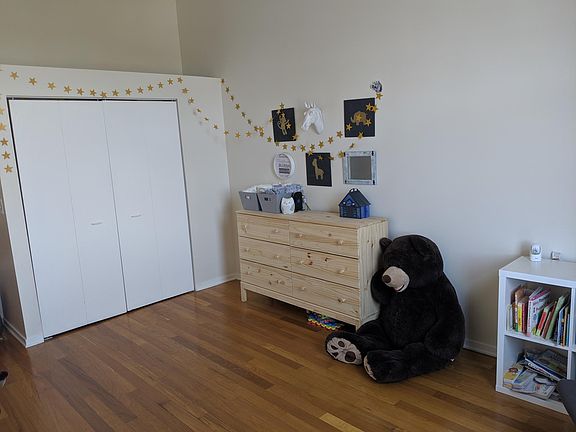 4th image of 1525 S Sangamon St #Penthouse