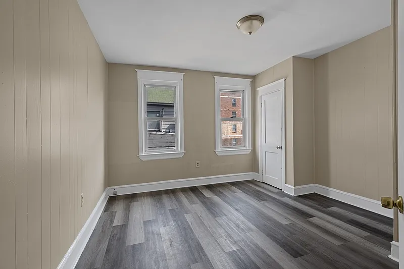 3 bed, 1.0 bath, $1,700 — Photo 3