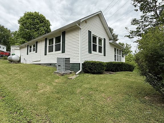 4th image of 18241 Hunter Rd