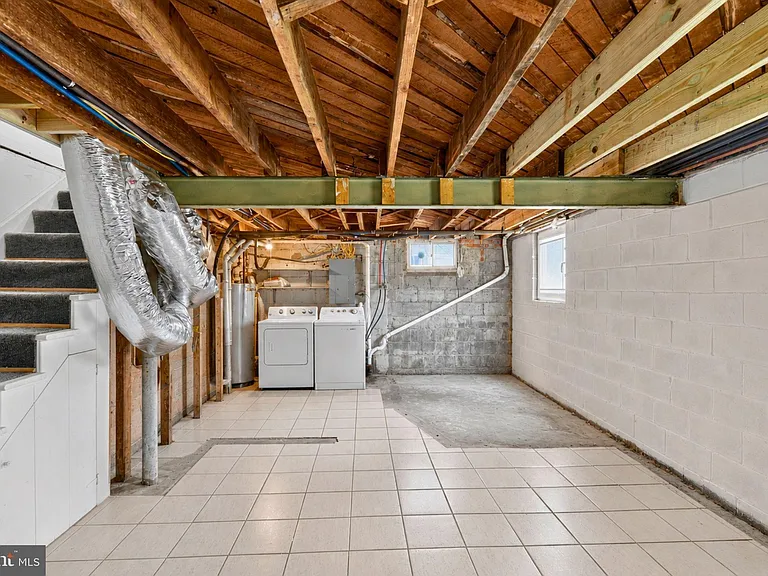 2218 Farrington Ave — Photo 30