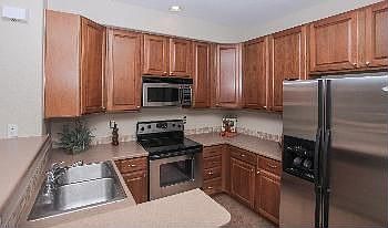 Disposal,Dishwasher,Eating Sp/Kit, ,Refrigerator 