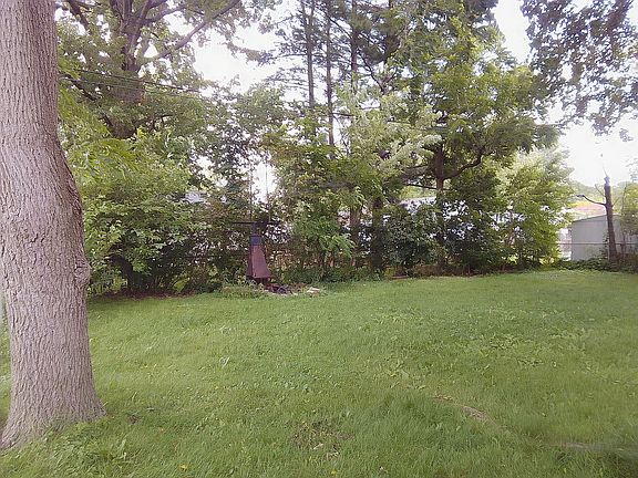 3rd image of 222 Georgia Ave
