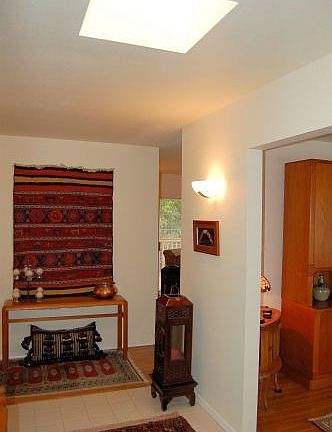 Skylight in tiled entry.