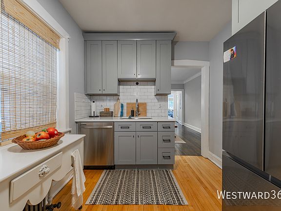 2nd image of 1318 Dewey Ave APT 2
