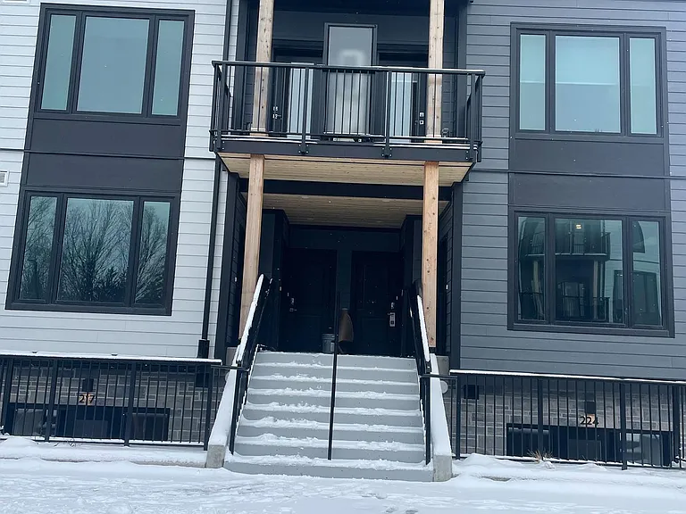 708 Woolwich St #219 — Photo 1