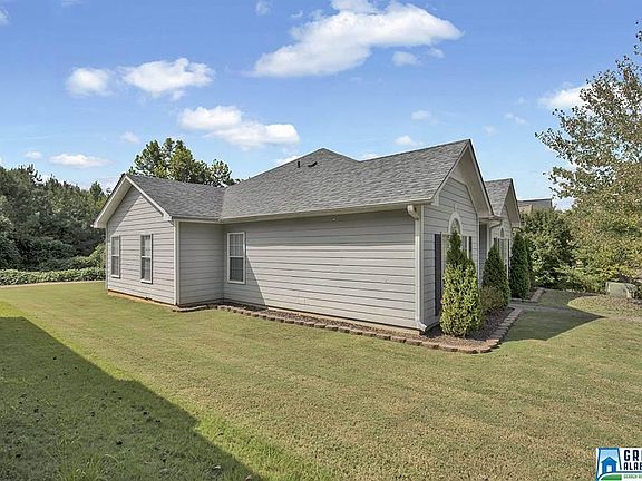 3rd image of 5745 Marchester Cir