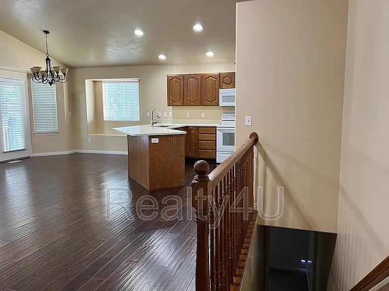 1385 E 1120 S — Photo 13
