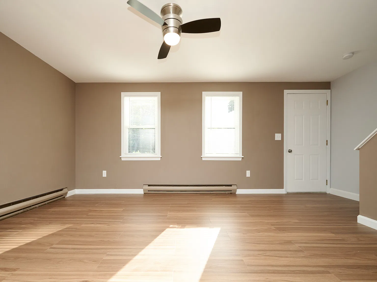 2 bed, 1.5 bath, 1100 sqft, $3,150 — Photo 2