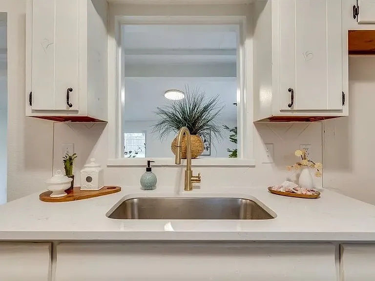565 S Circle Dr — Photo 13