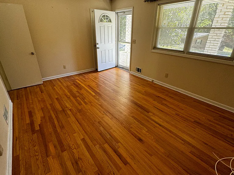 1497 Drayton Woods Dr — Photo 4