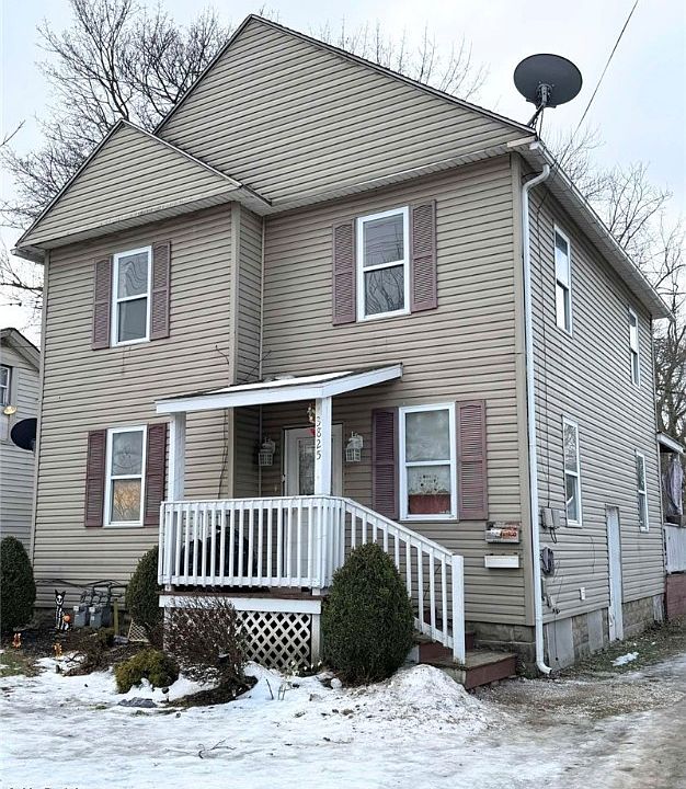 2nd image of 3825 Lake Ave