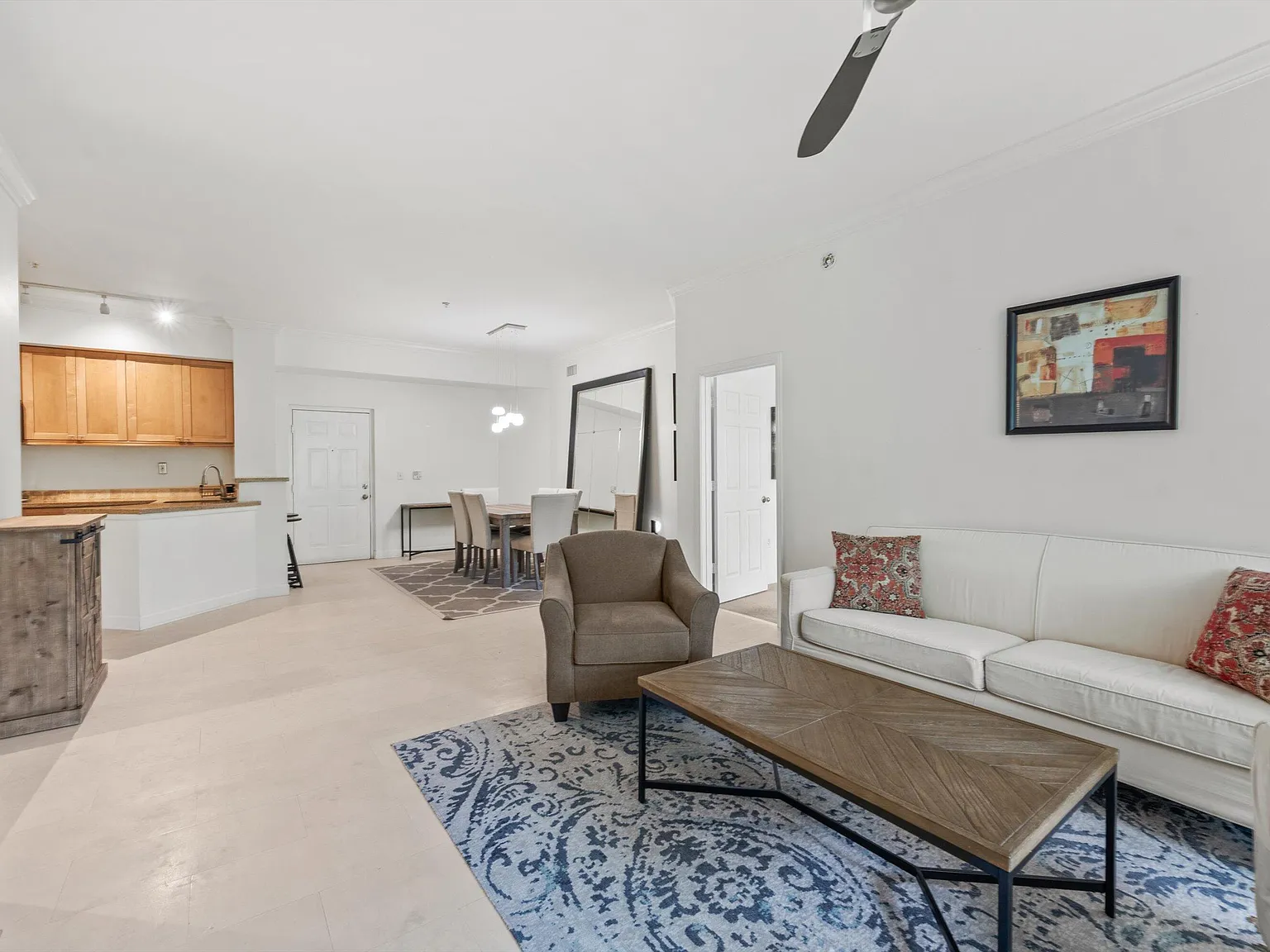 2 bed, 2.0 bath, 1332 sqft, $2,500 — Photo 4