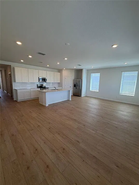 3 bed, 2.0 bath, 1825 sqft, $2,200 — Photo 3