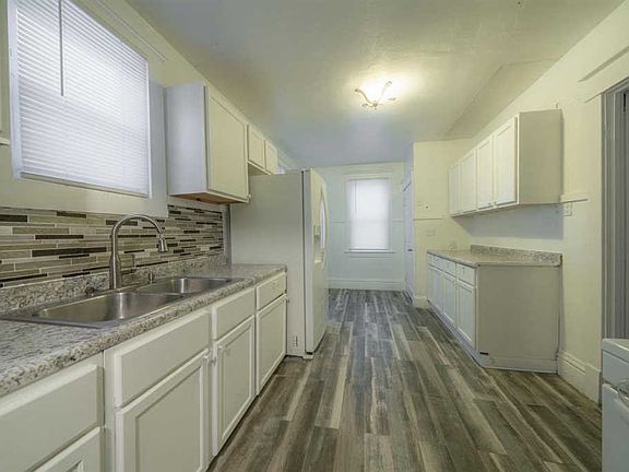 2nd image of 3023 Garfield Dr
