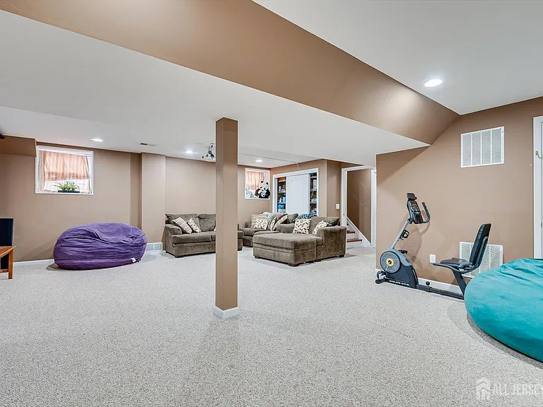 300 Morning Glory Dr — Photo 23
