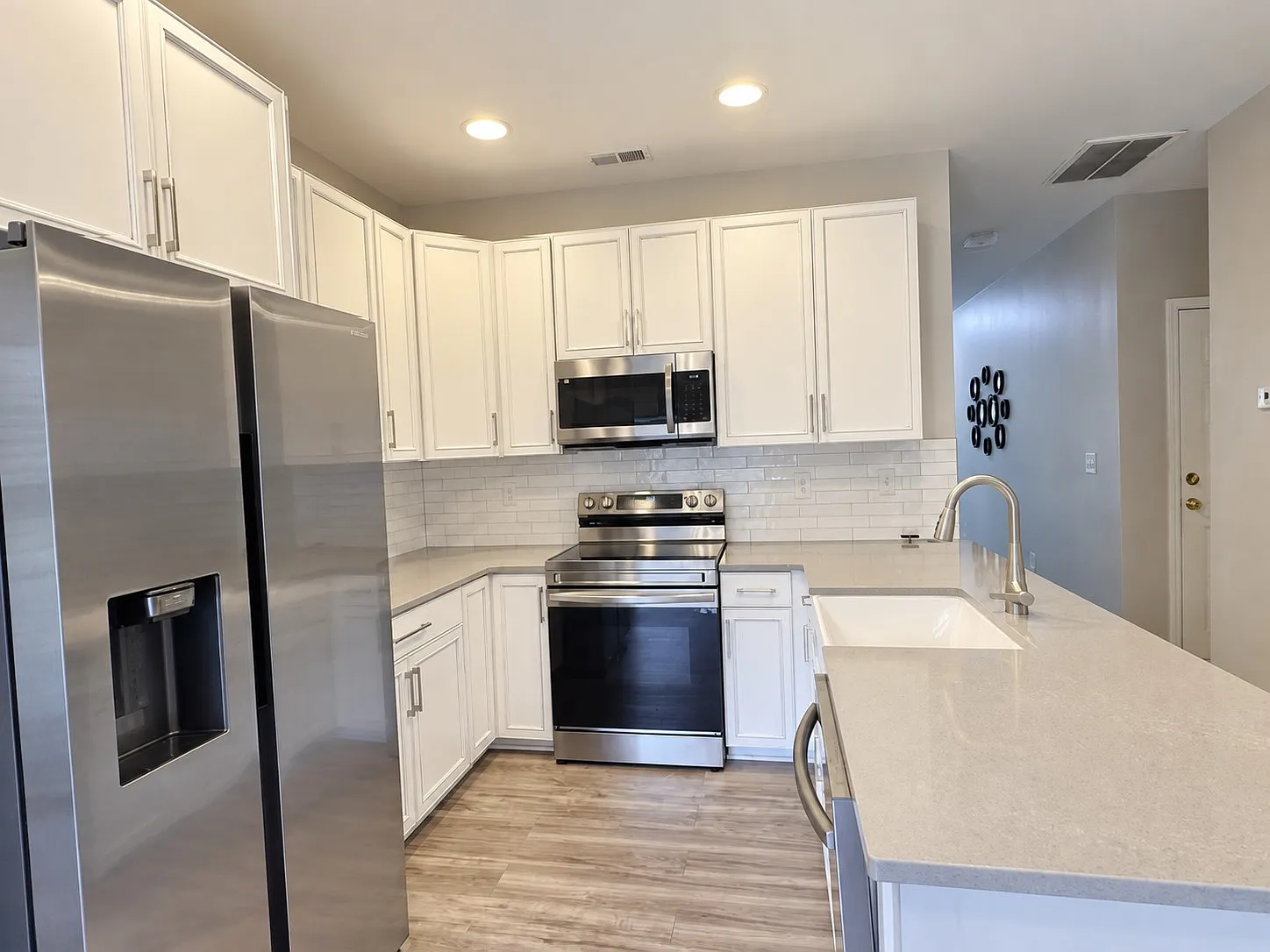 2 bed, 2.5 bath, 1600 sqft, $2,200 — Photo 4