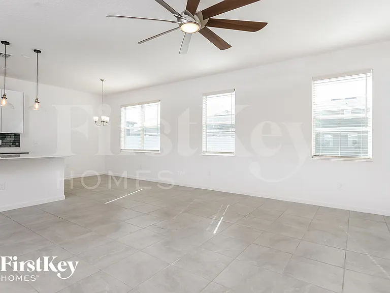 1429 Rosedale Rd — Photo 3