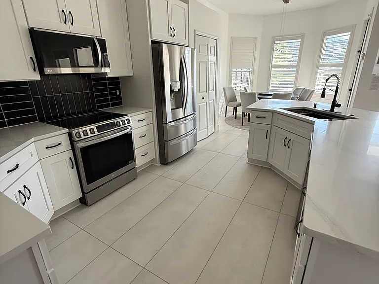 10889 Skylark Manor Ct — Photo 10
