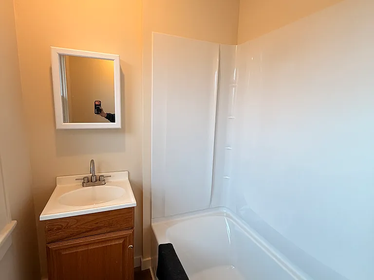 18 Lincoln Ave #1 — Photo 4