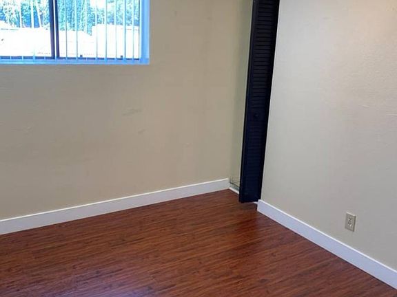 5th image of 1943 Vista Del Mar Ave #6