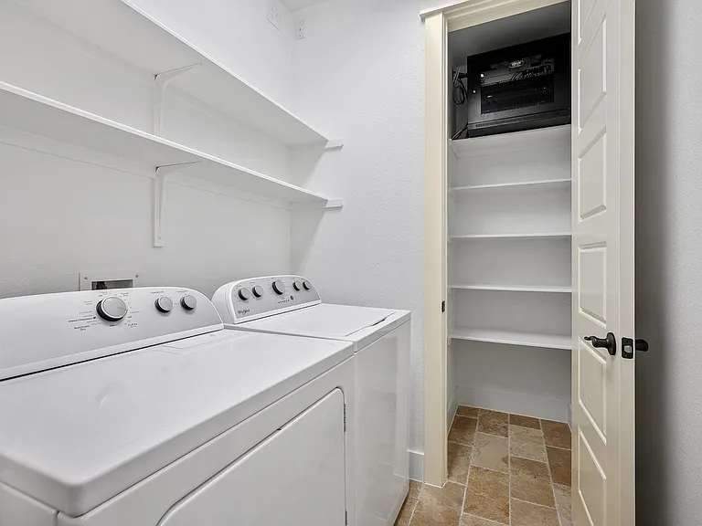 1704 Cedar Bend Dr #5B — Photo 24