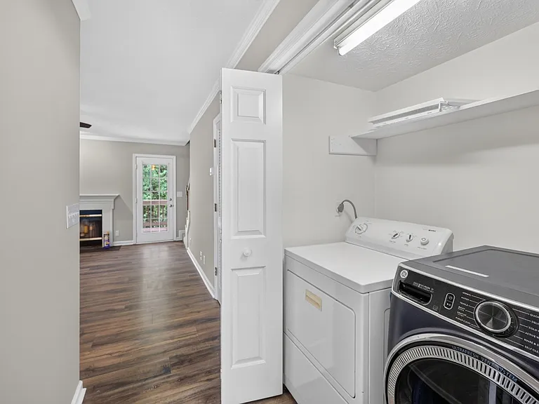 430 Claircrest Dr — Photo 6