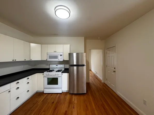 221 Albion St, Wakefield, MA