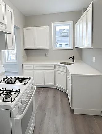 4th image of 922 State St #4a7be6498