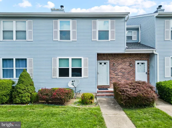 30 Peachtree Ln, Jamesburg, NJ 08831