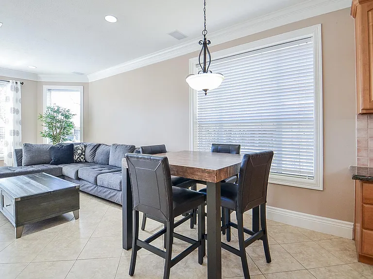 5835 Stratford Gardens Dr — Photo 9