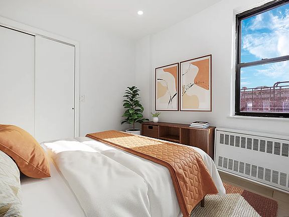 2nd image of 83 Saint Marks Pl APT 4R