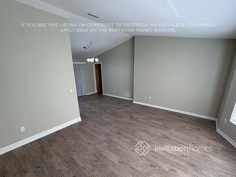 469 Dorchester St — Photo 3