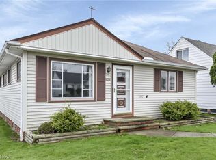 18216 Hazelwood Ave, Maple Heights, OH