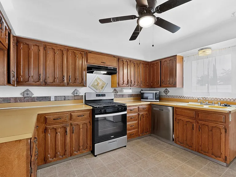 615 Quincy St NE #A & B — Photo 11