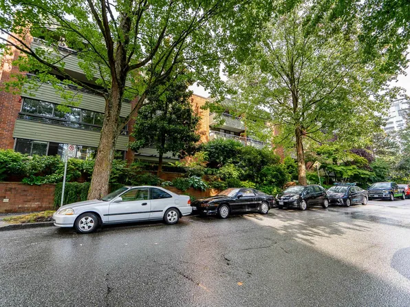 1355 Harwood St #310, Vancouver, BC V6E 3W3