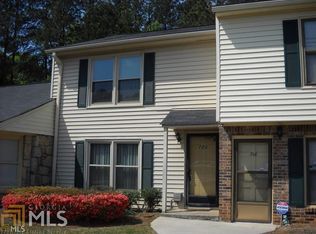 720 Longleaf Dr, Lawrenceville, GA 30046