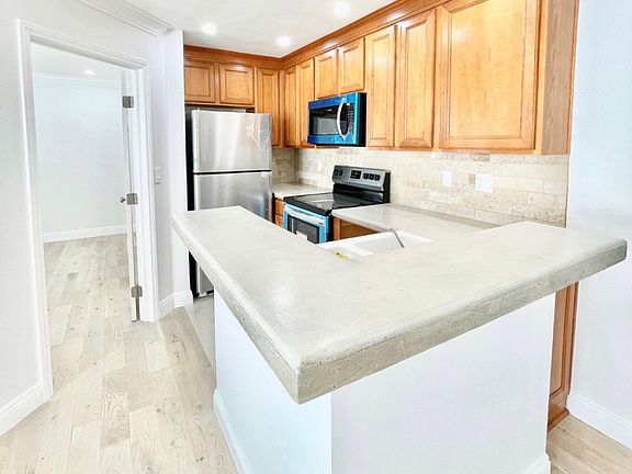 4th image of 1540 Brockton Ave #104