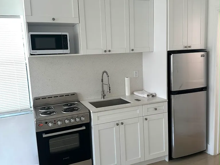 2024 NE 26th St #3 — Photo 5