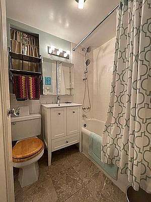 5th image of 333 E 43rd St #410B