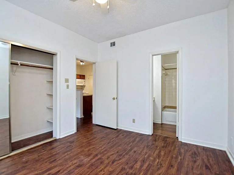 2216 San Gabriel St #105 — Photo 9