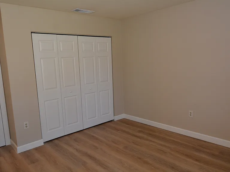 1550 N Pompano Ave — Photo 9