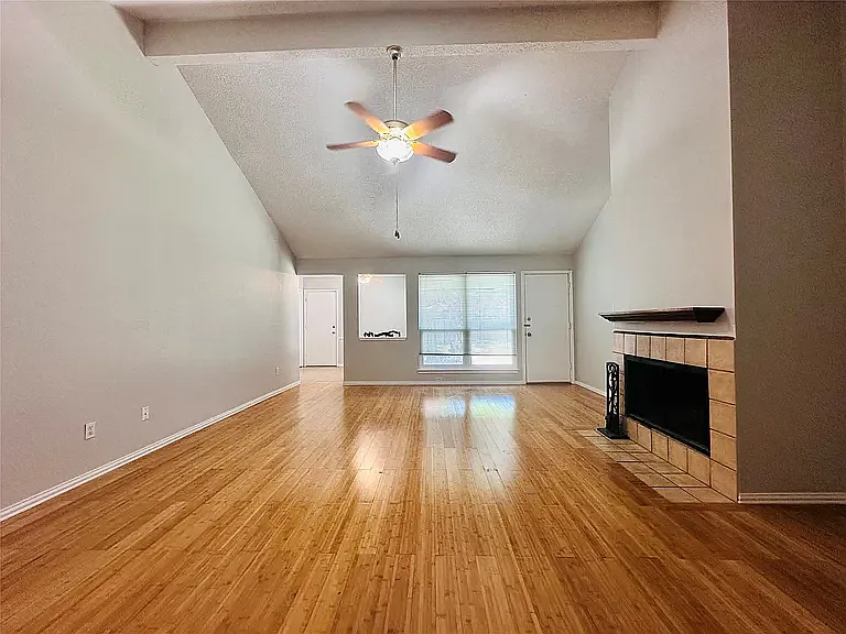 3117 Kingswood Dr — Photo 3