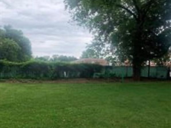 14 Edmunds Ln #A