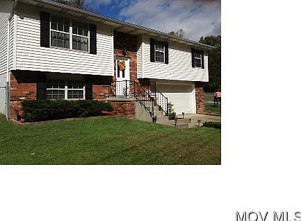1st image of 3811 Parkview Dr