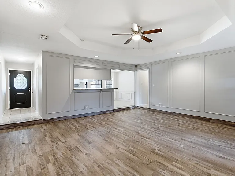 2223 Sierra Dr — Photo 8