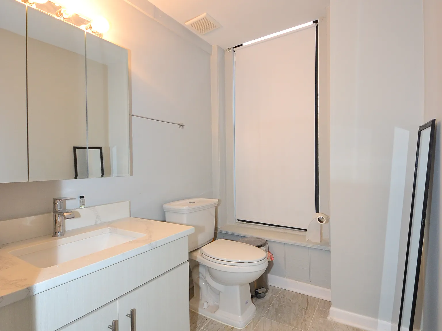 4 bed, 1800 sqft, $2,490 — Photo 2