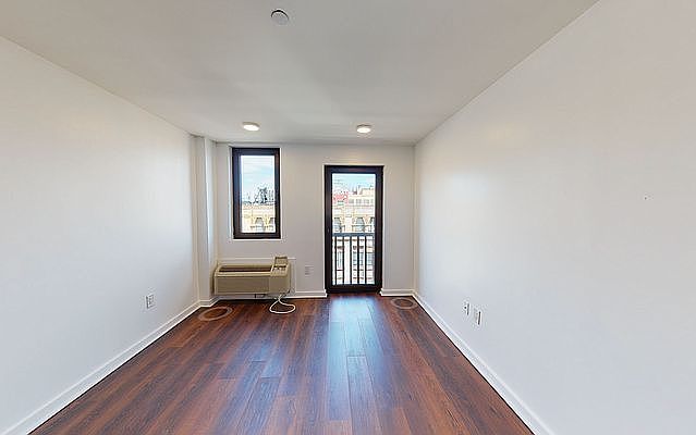 1st image of 874 Willoughby Ave #601